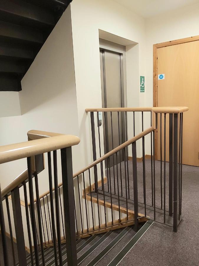 Inverness City Centre Apartment With Elevator And Google Chromecast Exterior photo